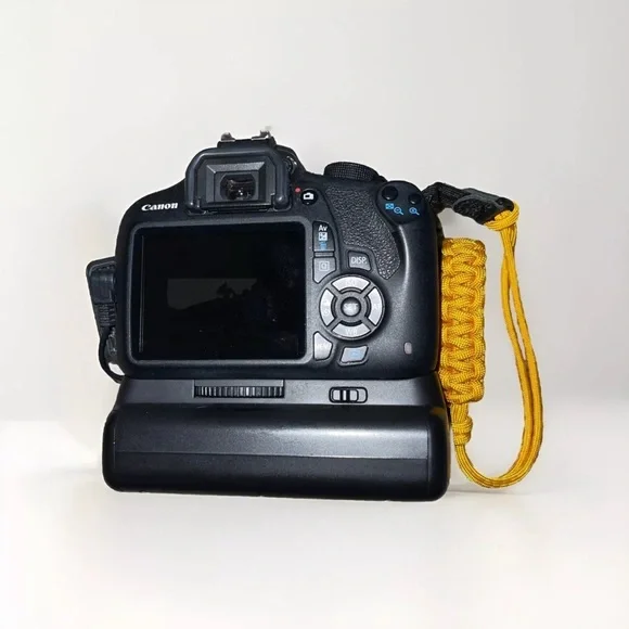 Canon EOS Rebel T5 DSLR 18.0MP Camera w/ EF-S 18-55mm, 75-300mm lens